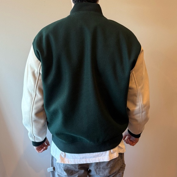 Abercrombie Varsity Bomber Jacket - Men’s LARGE - Like New - Picture 5 of 6